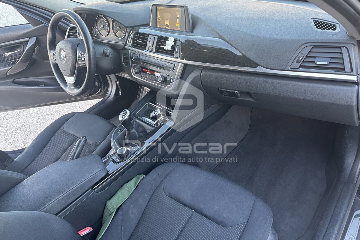 BMW Serie 3 Touring 318d  Luxury (11)