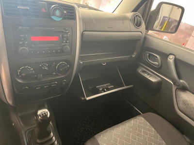 Suzuki Jimny 1.3i 16V cat 4WD JLX (11)