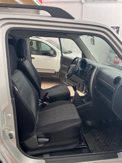 Suzuki Jimny 1.3i 16V cat 4WD JLX (14)