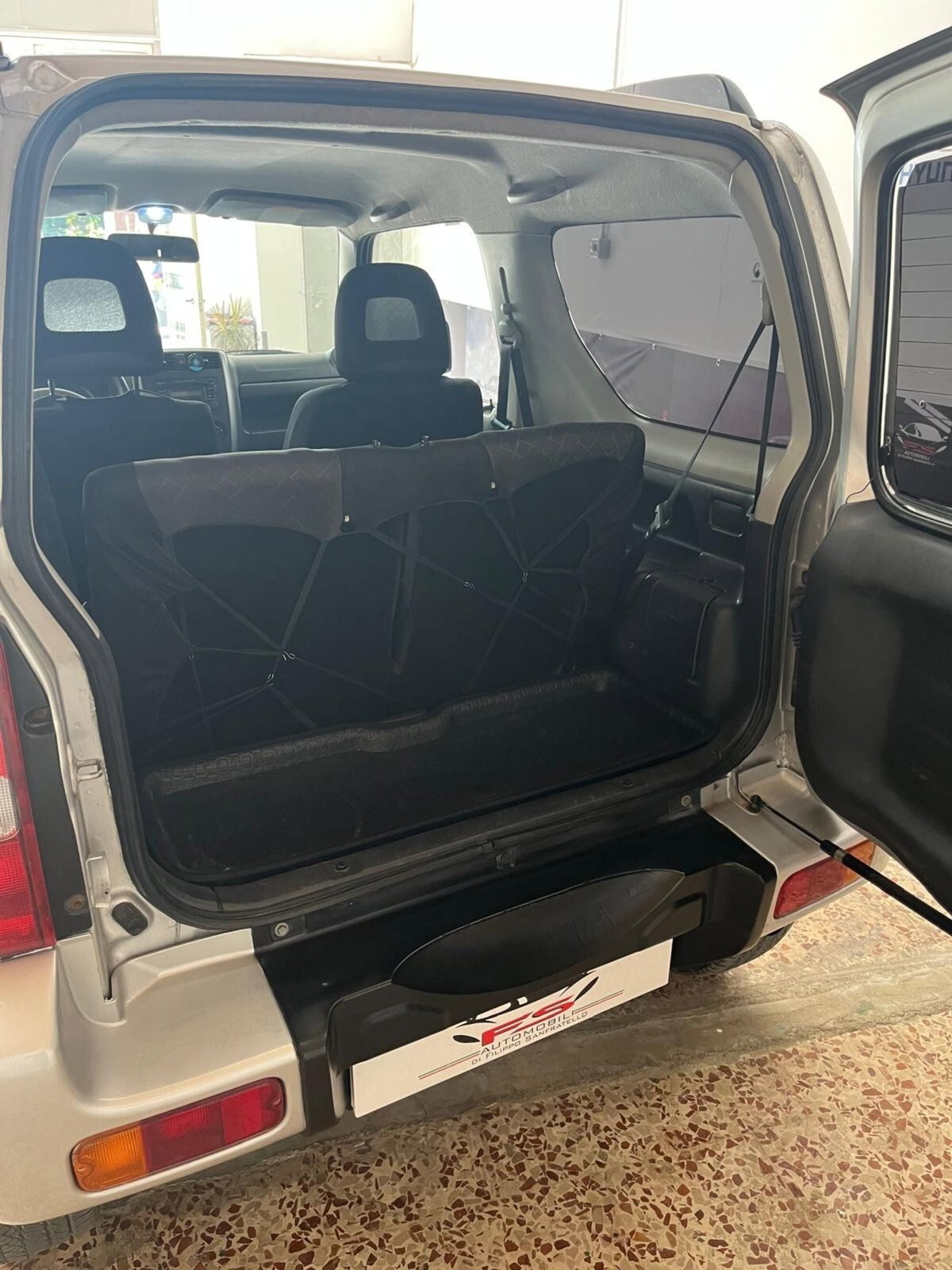 Suzuki Jimny 1.3i 16V cat 4WD JLX (17)
