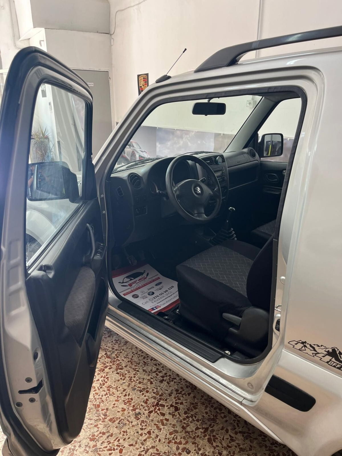 Suzuki Jimny 1.3i 16V cat 4WD JLX (7)