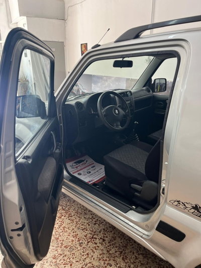 Suzuki Jimny 1.3i 16V cat 4WD JLX (7)