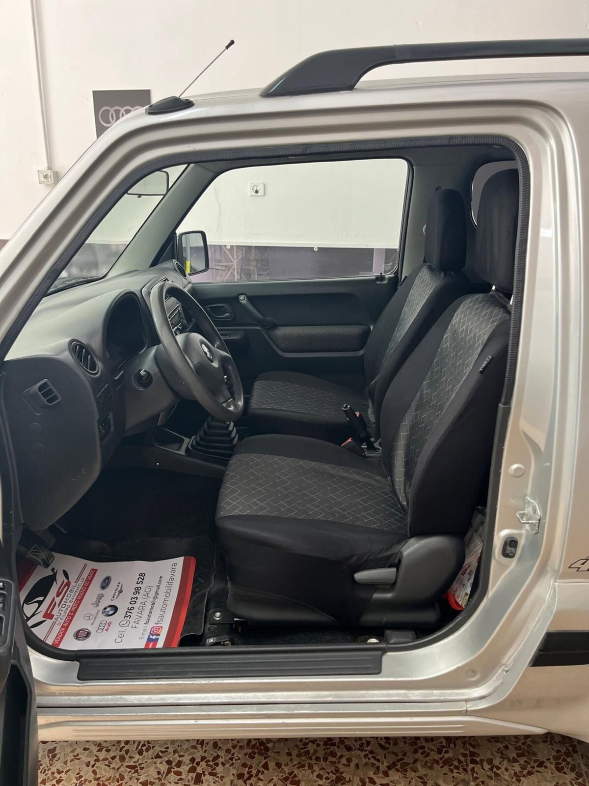 Suzuki Jimny 1.3i 16V cat 4WD JLX (8)