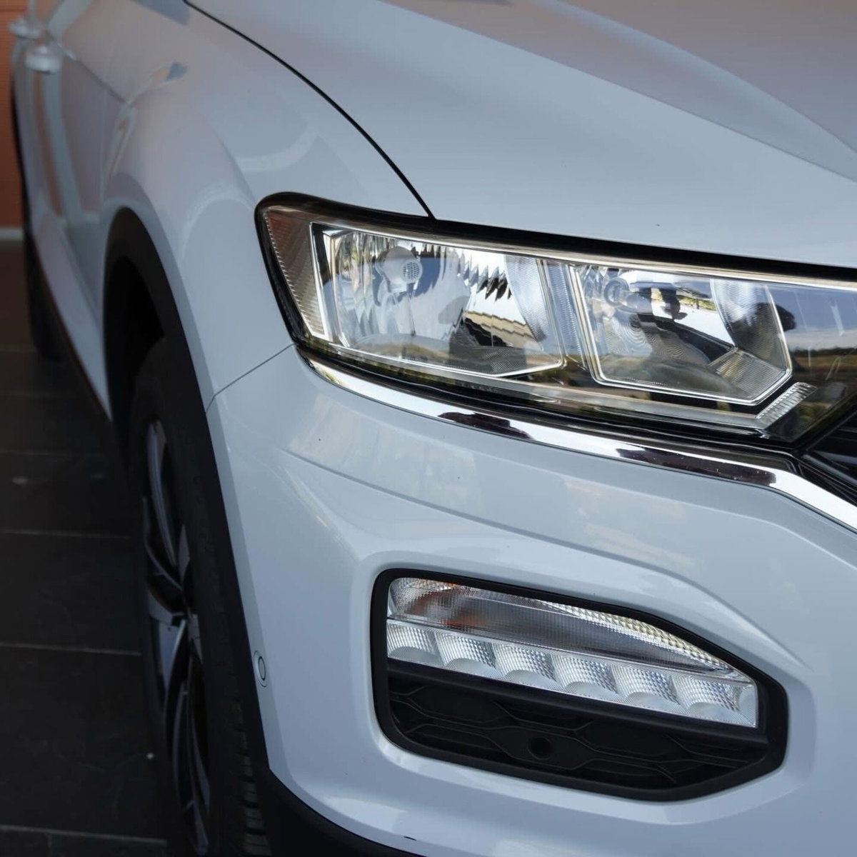 Volkswagen T-Roc 1.6 TDI SCR Business BlueMotion Technology (2)