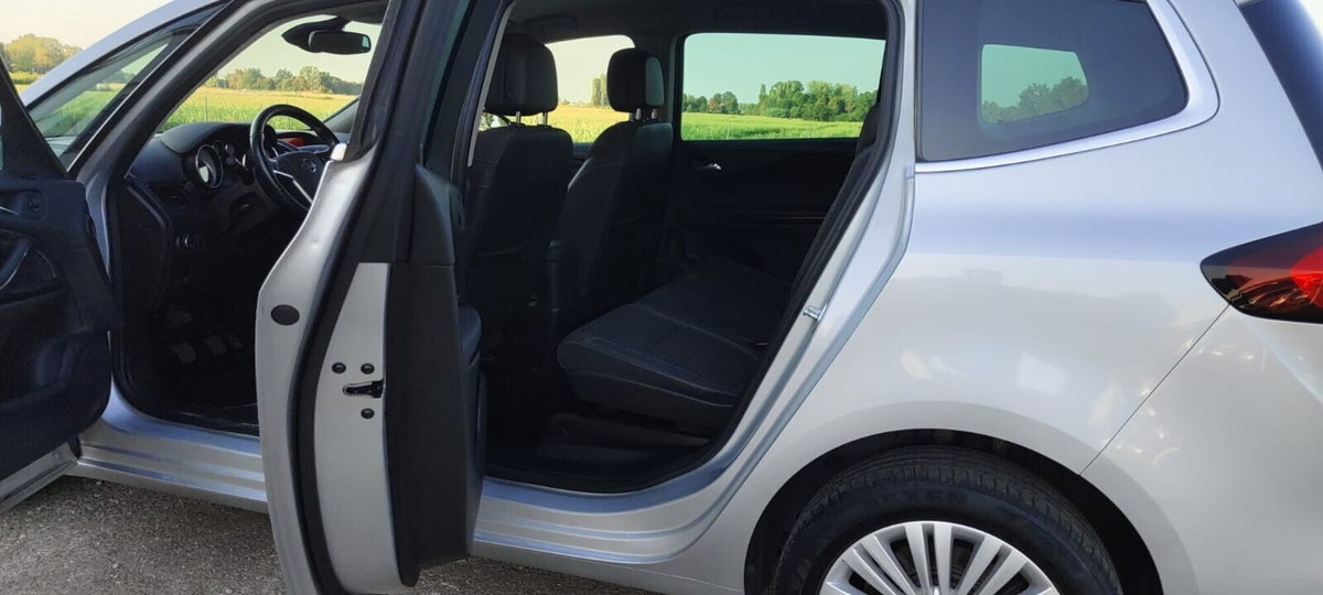 Opel Zafira Tourer 1.4 Turbo 140CV GPL Cosmo (10)