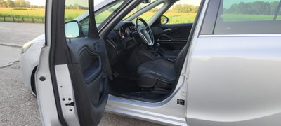 Opel Zafira Tourer 1.4 Turbo 140CV GPL Cosmo (11)