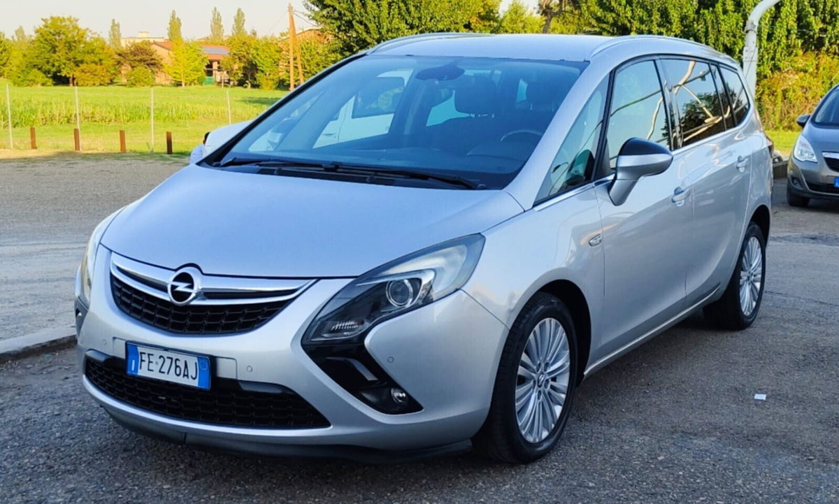 Opel Zafira Tourer 1.4 Turbo 140CV GPL Cosmo (2)