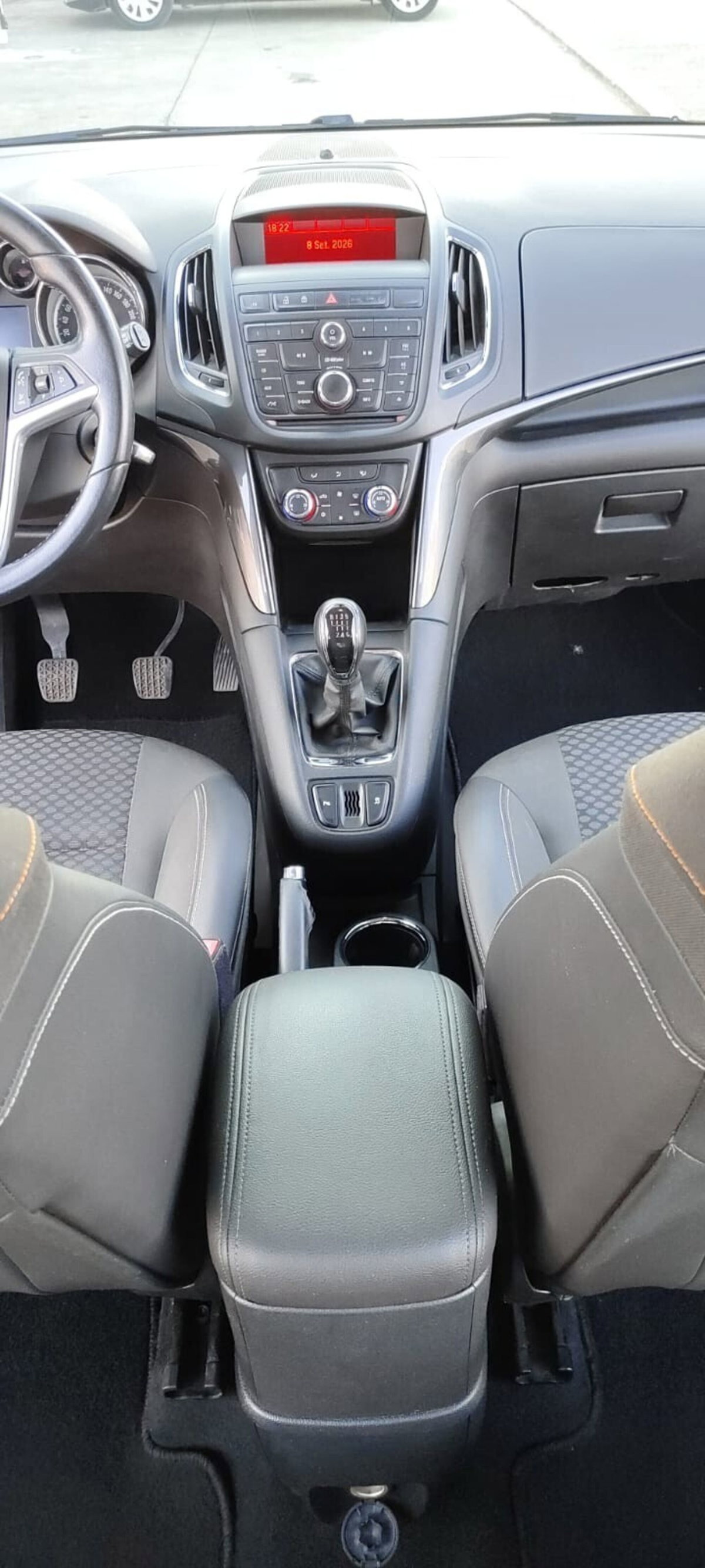 Opel Zafira Tourer 1.4 Turbo 140CV GPL Cosmo (5)