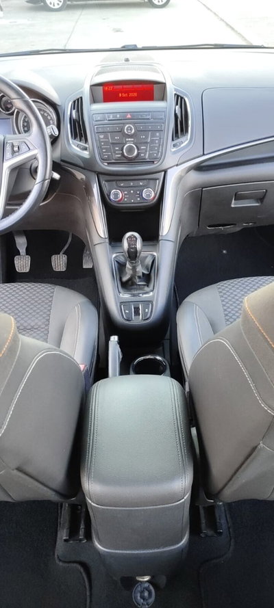 Opel Zafira Tourer 1.4 Turbo 140CV GPL Cosmo (5)