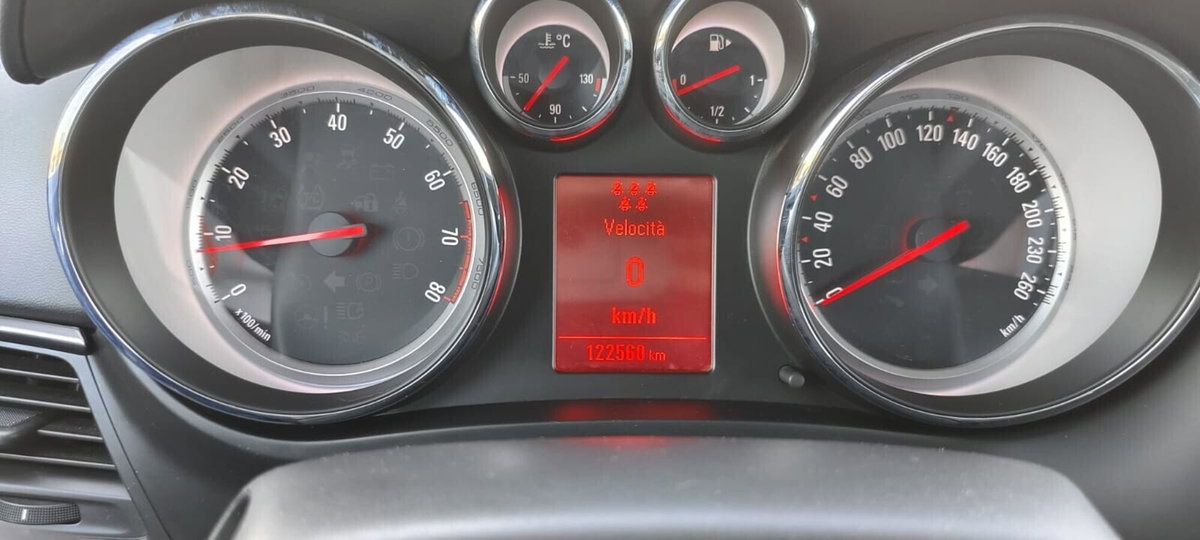 Opel Zafira Tourer 1.4 Turbo 140CV GPL Cosmo (7)