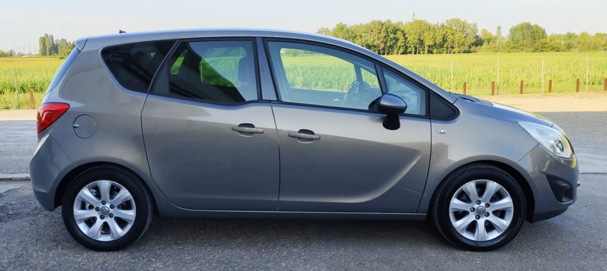 Opel Meriva 1.4 100CV Cosmo (16)