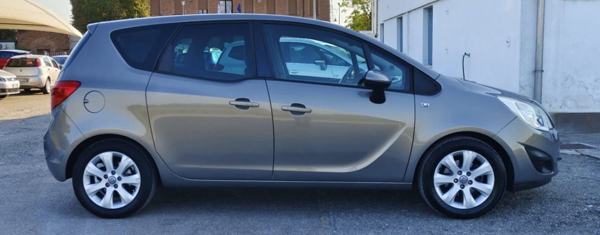 Opel Meriva 1.4 100CV Cosmo (17)