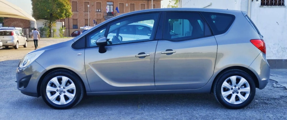 Opel Meriva 1.4 100CV Cosmo (19)