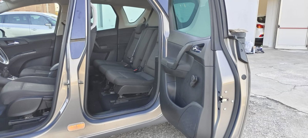 Opel Meriva 1.4 100CV Cosmo (7)