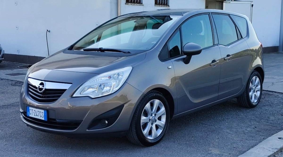 Opel Meriva 1.4 100CV Cosmo (9)