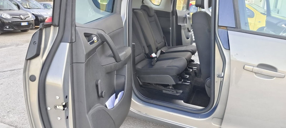 Opel Meriva 1.4 100CV Cosmo (13)
