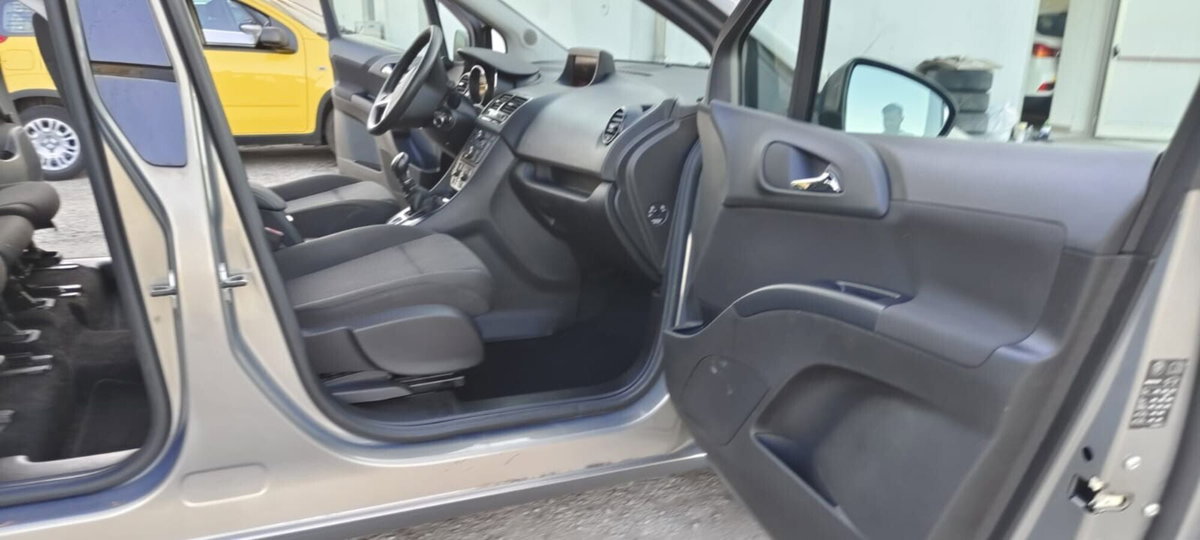 Opel Meriva 1.4 100CV Cosmo (14)