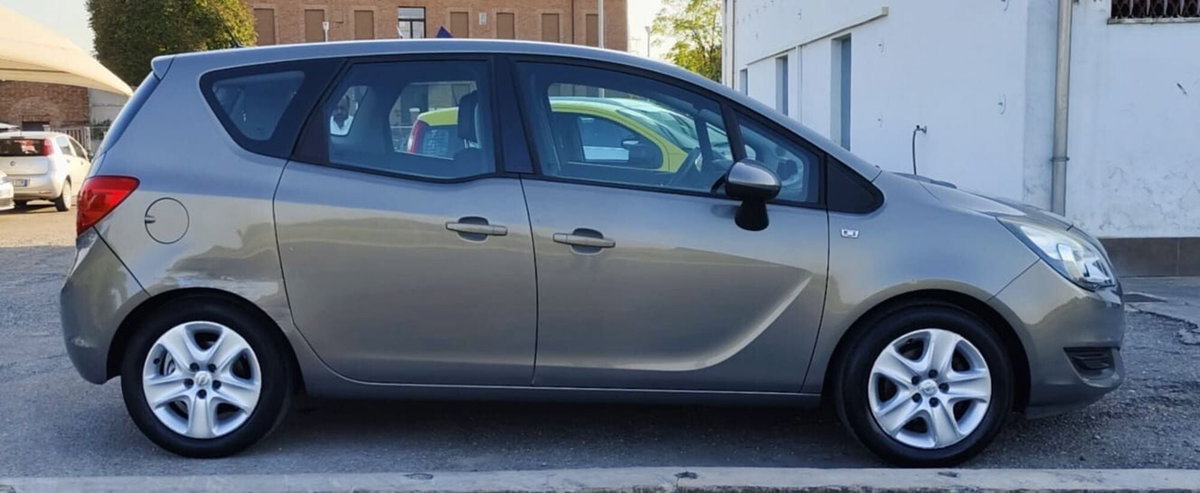 Opel Meriva 1.4 100CV Cosmo (17)