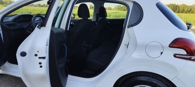 Peugeot 208 68 5 porte Active (11)