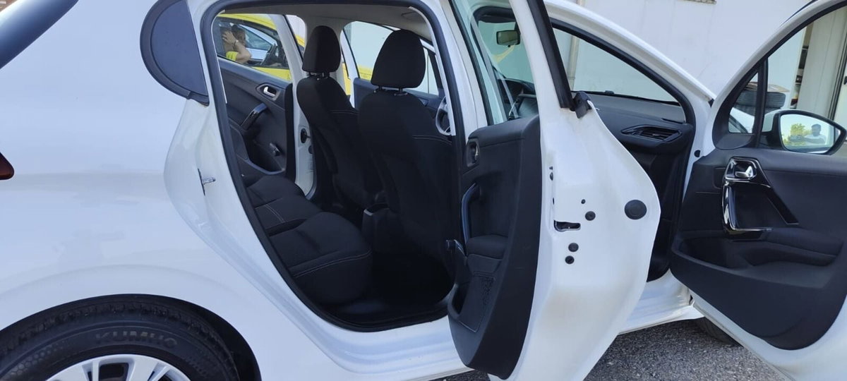 Peugeot 208 68 5 porte Active (12)