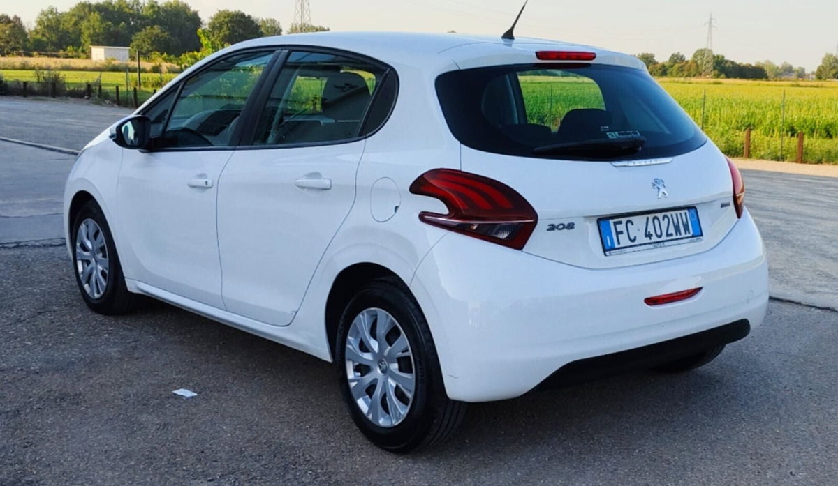 Peugeot 208 68 5 porte Active (18)
