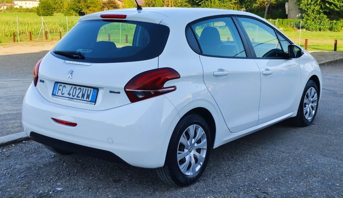 Peugeot 208 68 5 porte Active (4)