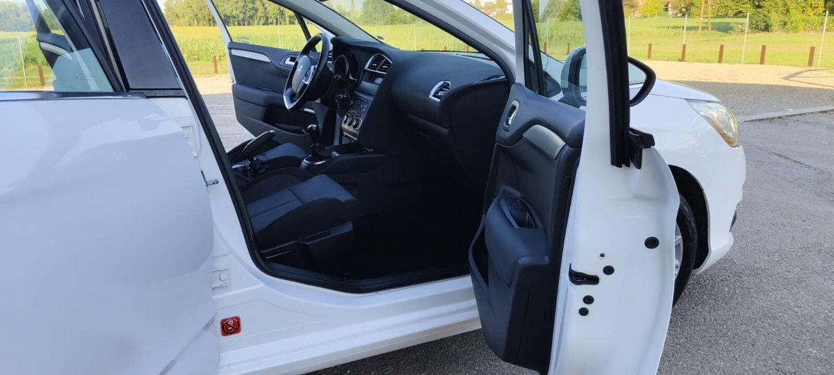 Citroen C4 1.4 VTi 95 Seduction (10)