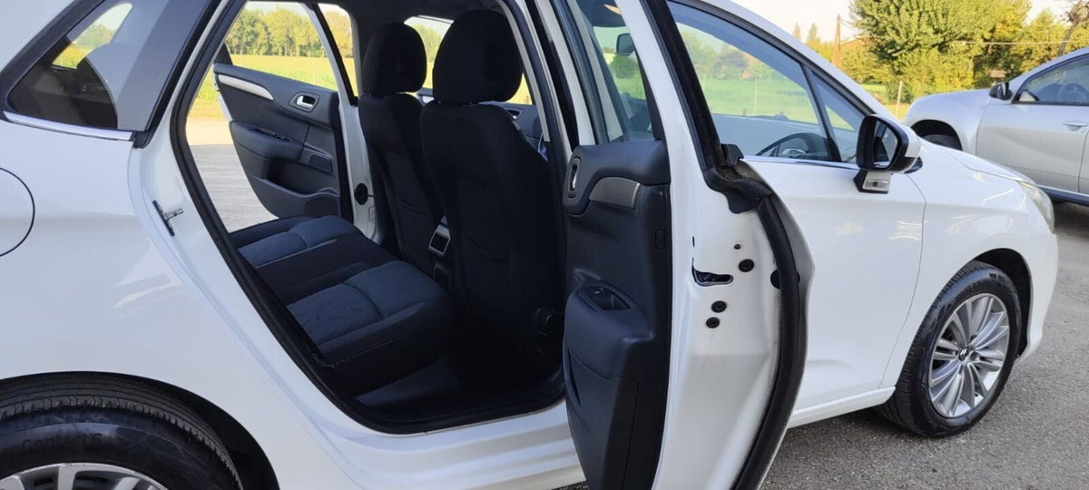Citroen C4 1.4 VTi 95 Seduction (9)