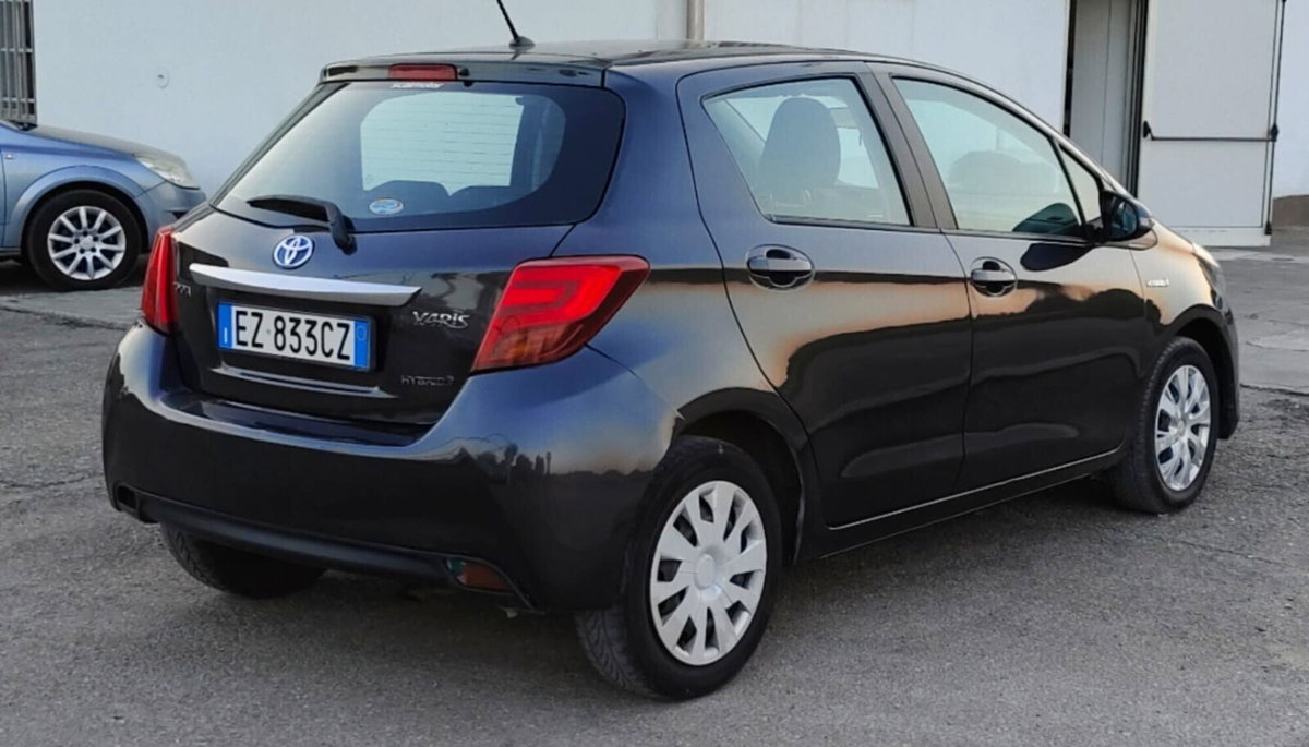 Toyota Yaris 1.5 Hybrid 5 porte Active (10)