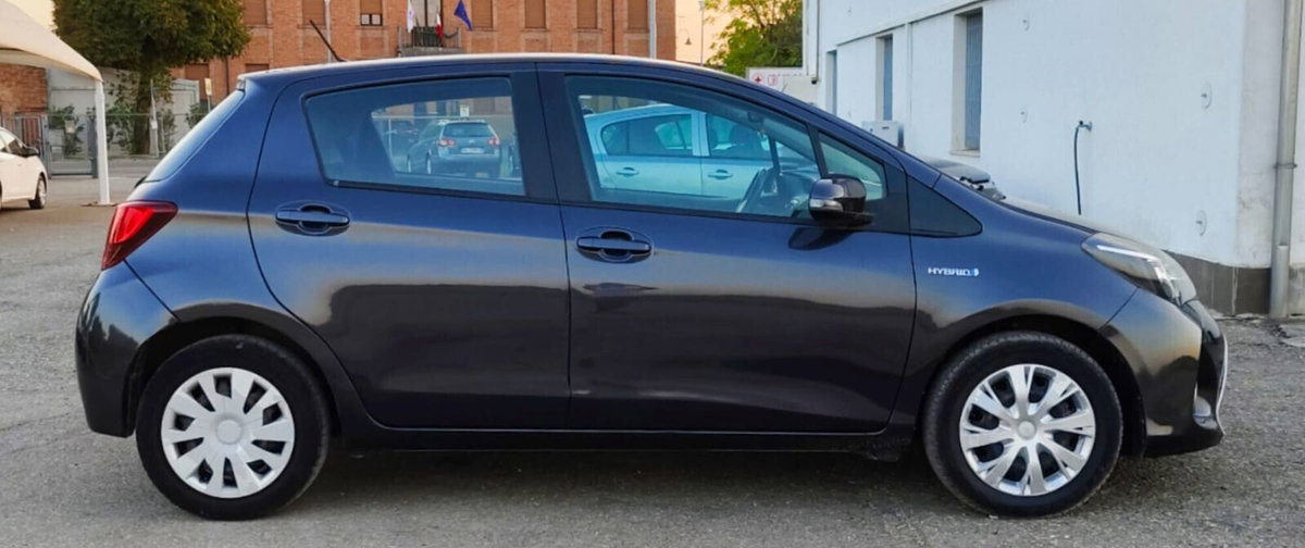 Toyota Yaris 1.5 Hybrid 5 porte Active (11)