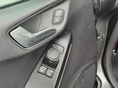 Ford Fiesta 1.5 TDCi 5 porte Vignale (19)