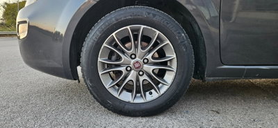 Fiat Punto 1.3 MJT II 75 CV 5 porte Lounge (13)