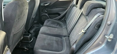 Fiat Punto 1.3 MJT II 75 CV 5 porte Lounge (7)