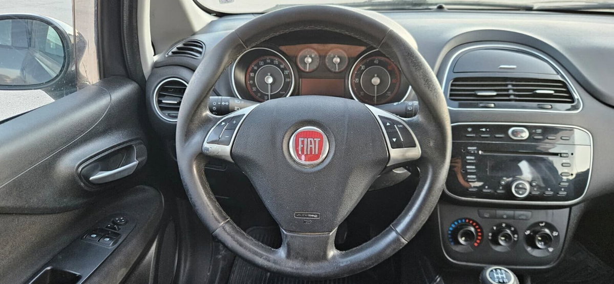 Fiat Punto 1.3 MJT II 75 CV 5 porte Lounge (9)