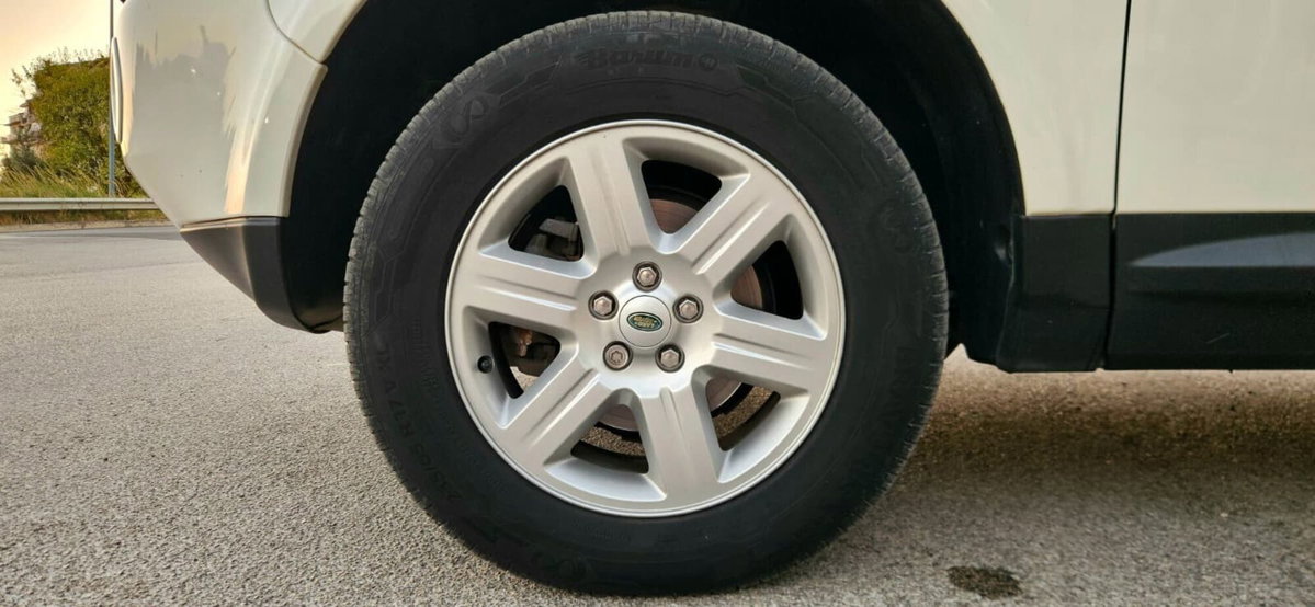 Land Rover Freelander 2.2 TD4 S.W. XS (13)