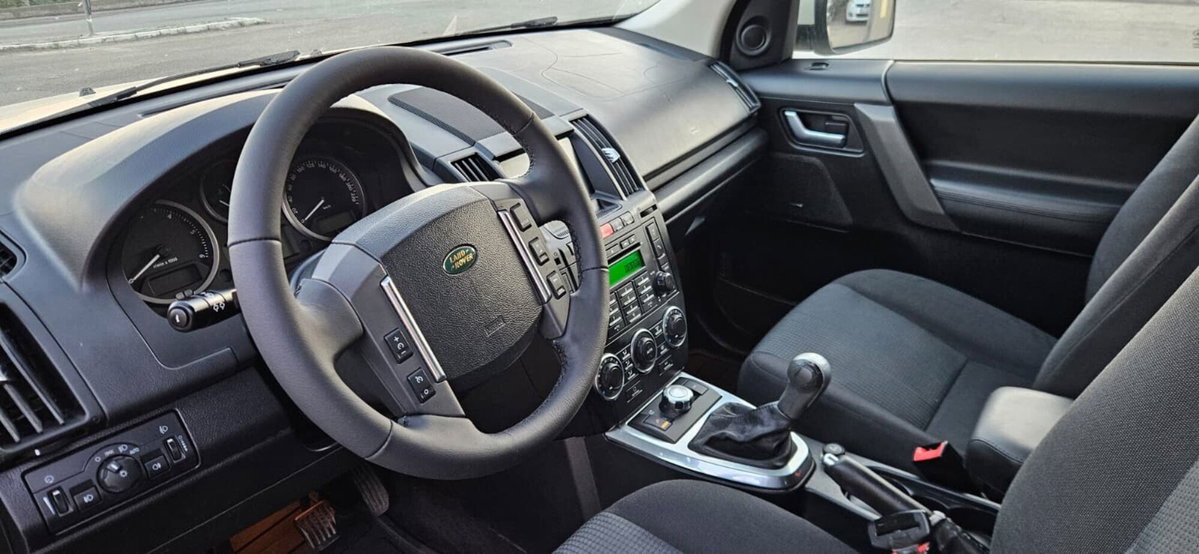 Land Rover Freelander 2.2 TD4 S.W. XS (9)