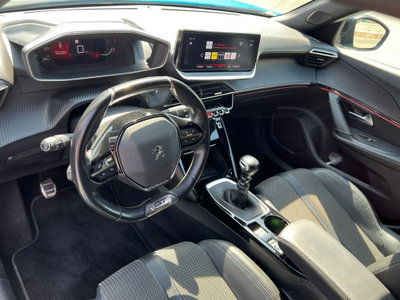 Peugeot 2008 PureTech 130 S&S GT (11)