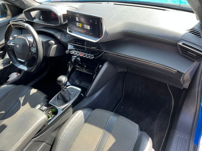 Peugeot 2008 PureTech 130 S&S GT (13)