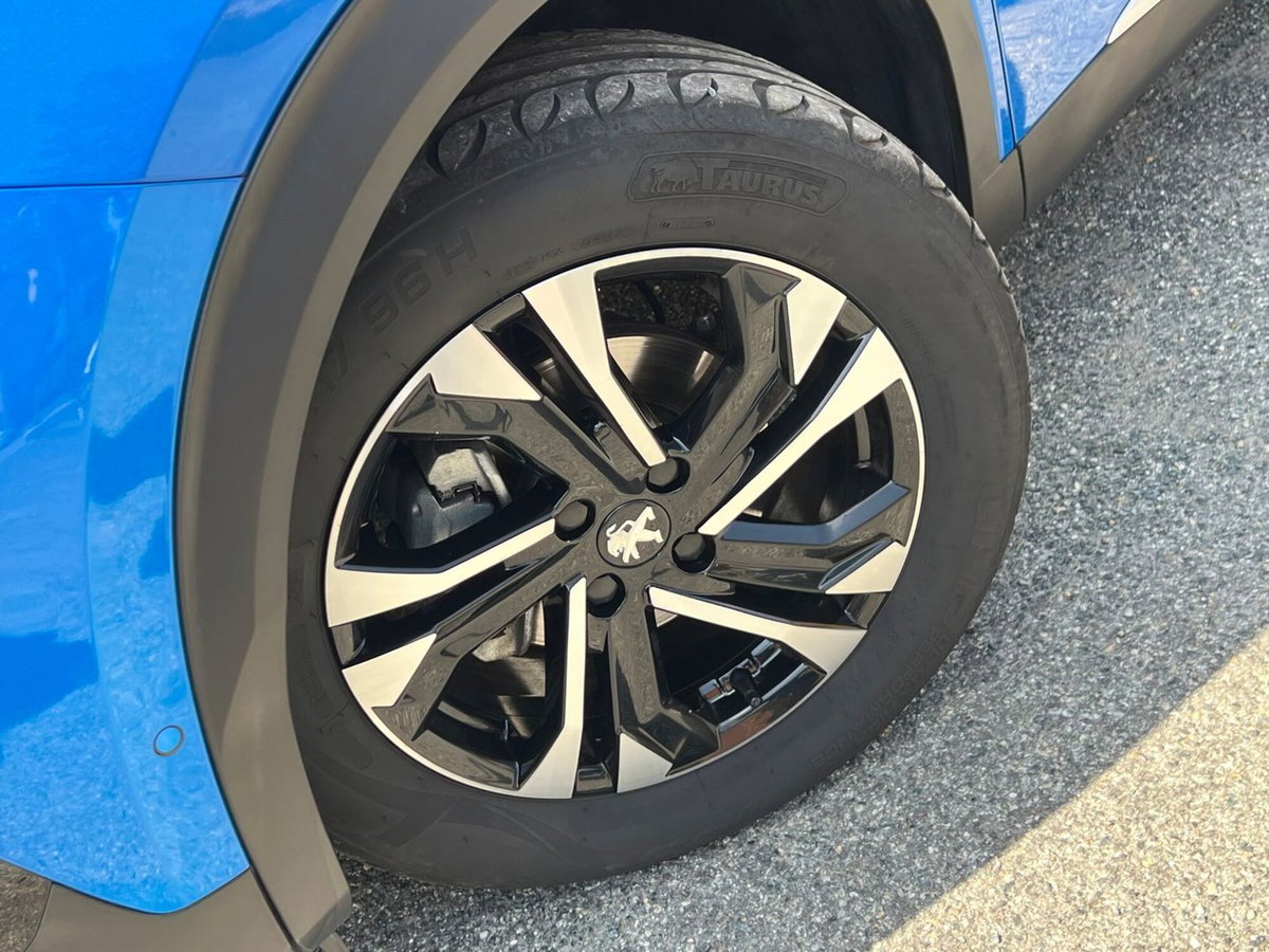 Peugeot 2008 PureTech 130 S&S GT (8)