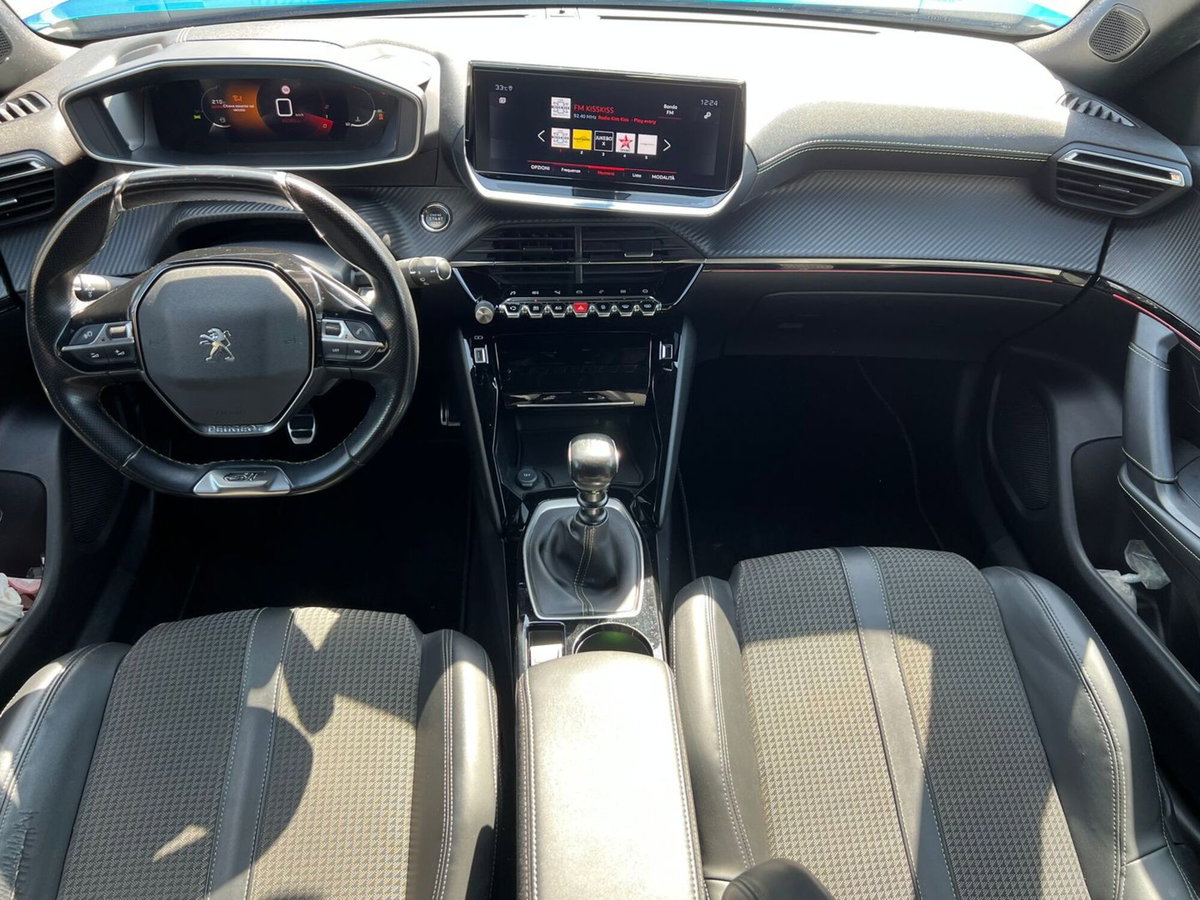 Peugeot 2008 PureTech 130 S&S GT (9)