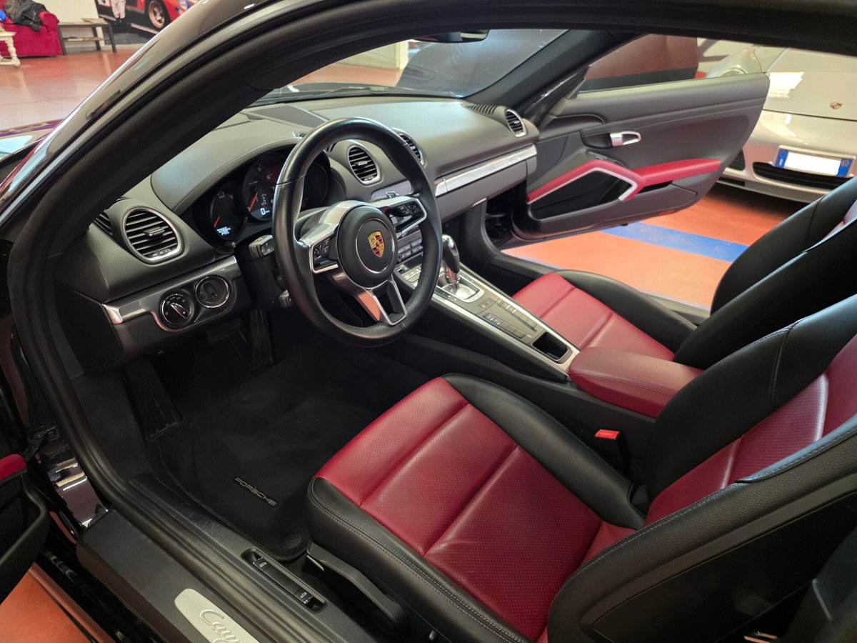 Porsche 718 Cayman  Cayman 2.0 300cv (12)