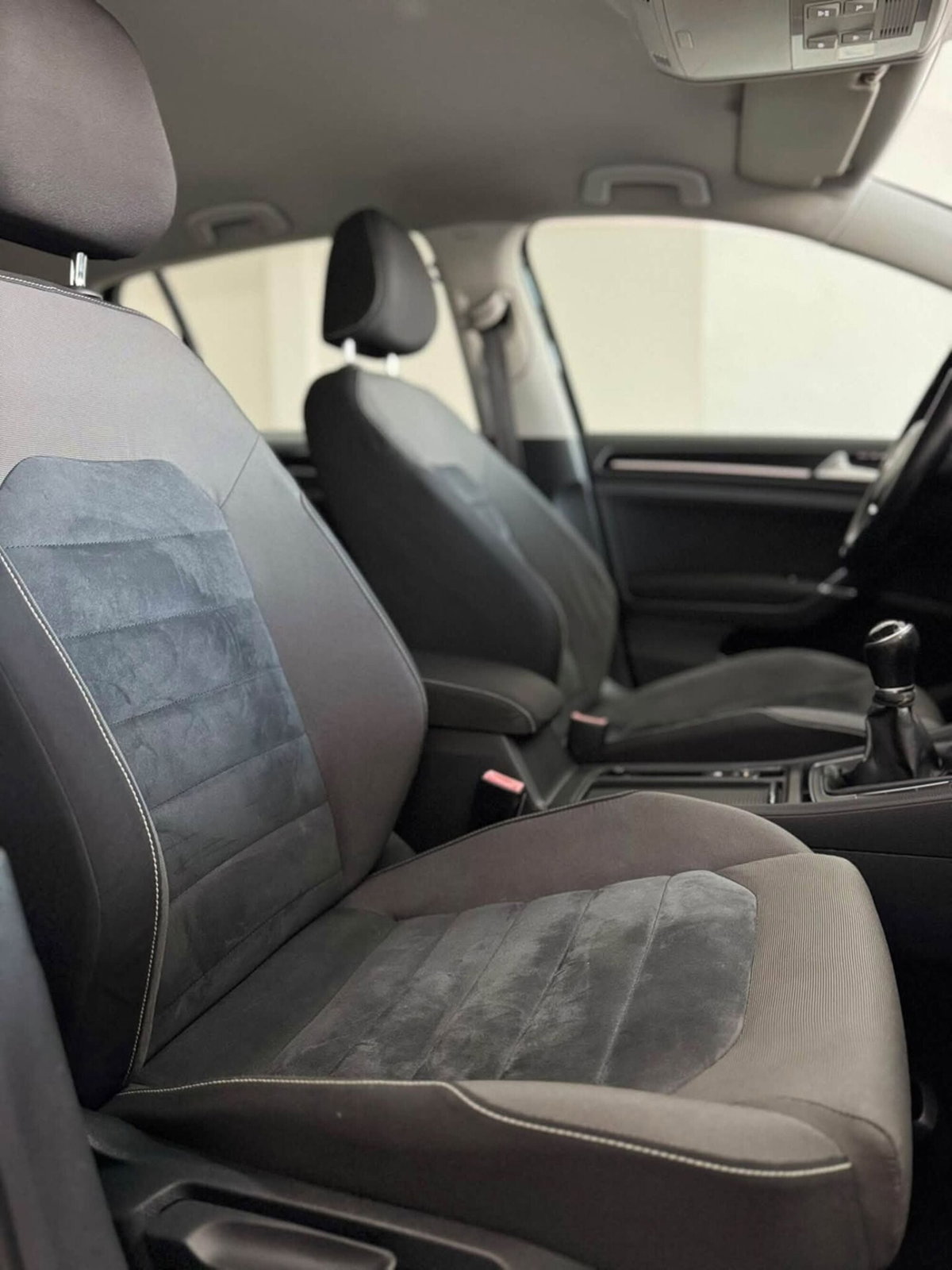 Volkswagen Golf 1.6 TDI 5p. Highline BlueMotion Technology (11)