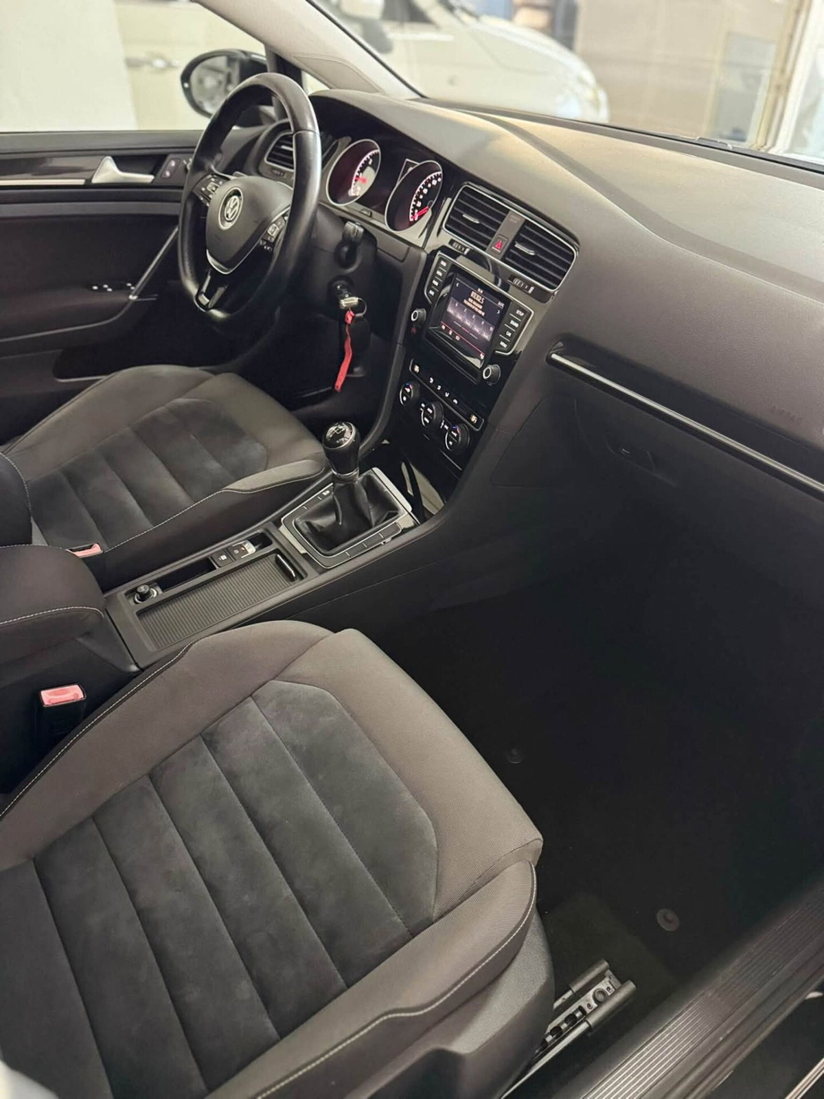 Volkswagen Golf 1.6 TDI 5p. Highline BlueMotion Technology (12)