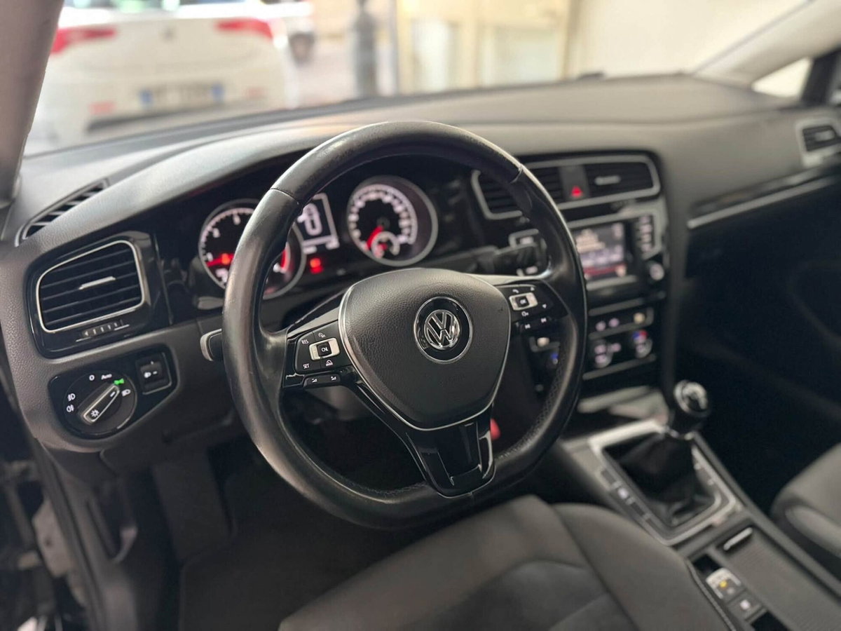 Volkswagen Golf 1.6 TDI 5p. Highline BlueMotion Technology (15)