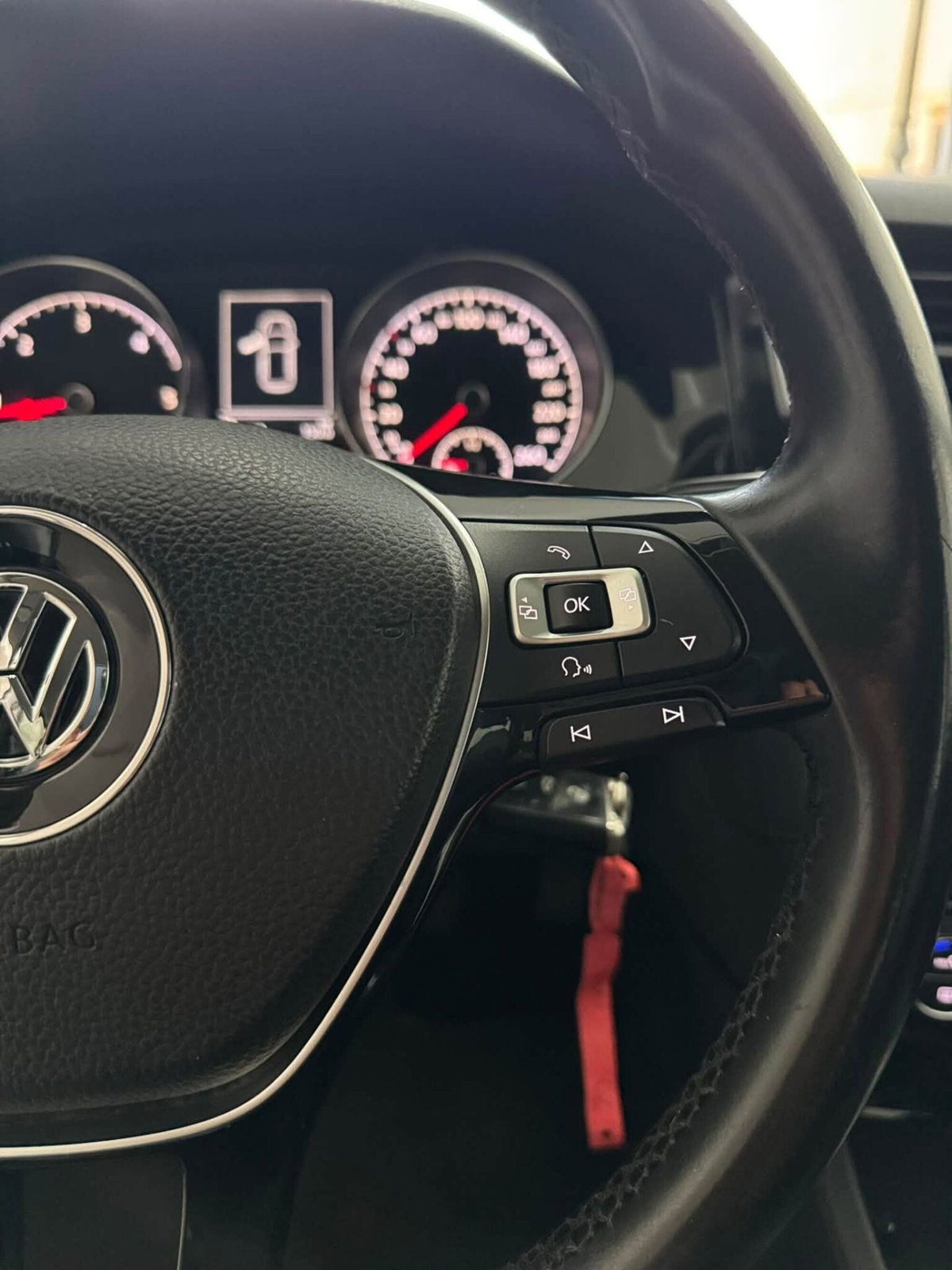 Volkswagen Golf 1.6 TDI 5p. Highline BlueMotion Technology (19)