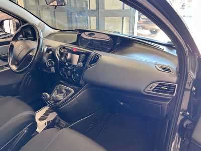Lancia Ypsilon 1.2 69 CV 5 porte Gold (15)