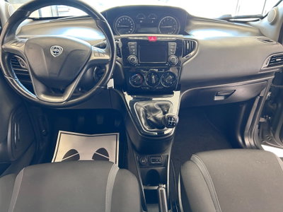 Lancia Ypsilon 1.2 69 CV 5 porte Gold (19)