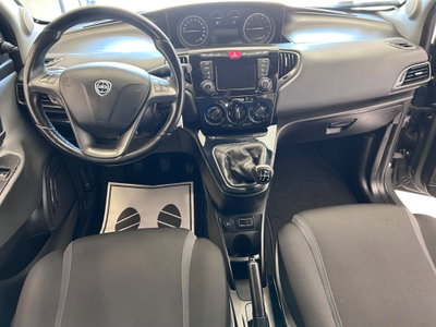 Lancia Ypsilon 1.2 69 CV 5 porte Gold (20)