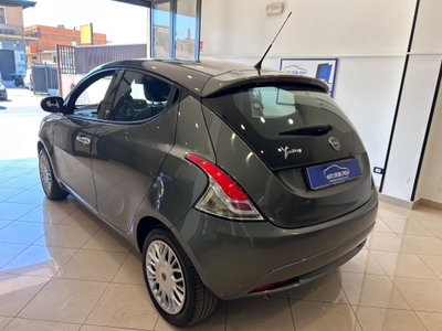 Lancia Ypsilon 1.2 69 CV 5 porte Gold (7)