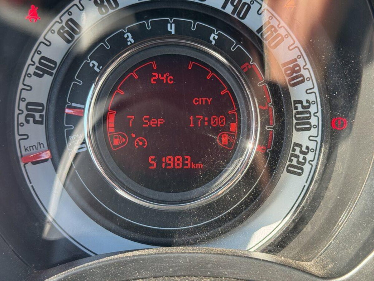 Fiat 500 1.0 Hybrid Club (9)